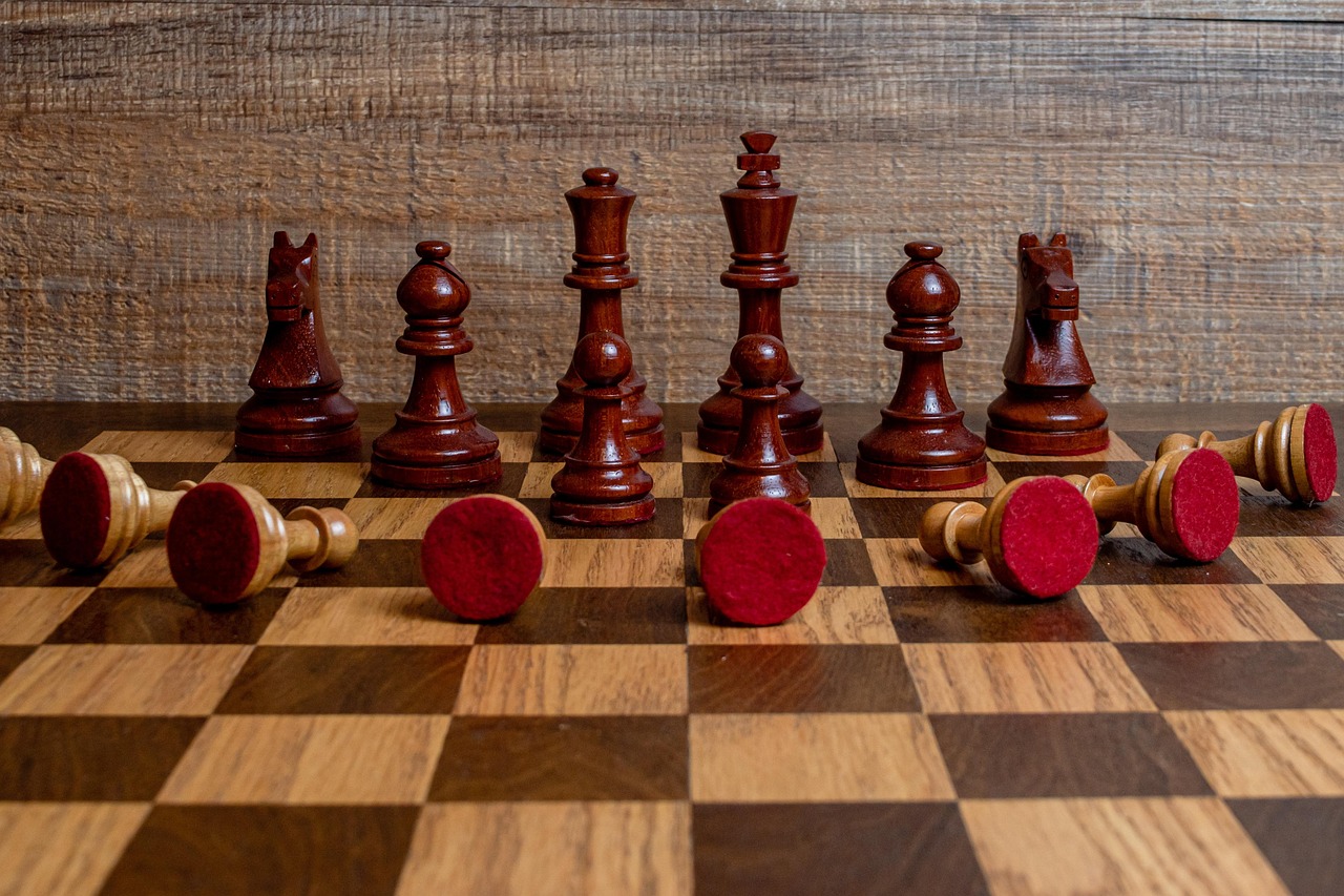 绑卡微信号买卖：龙鱼之巅app详情下载教程