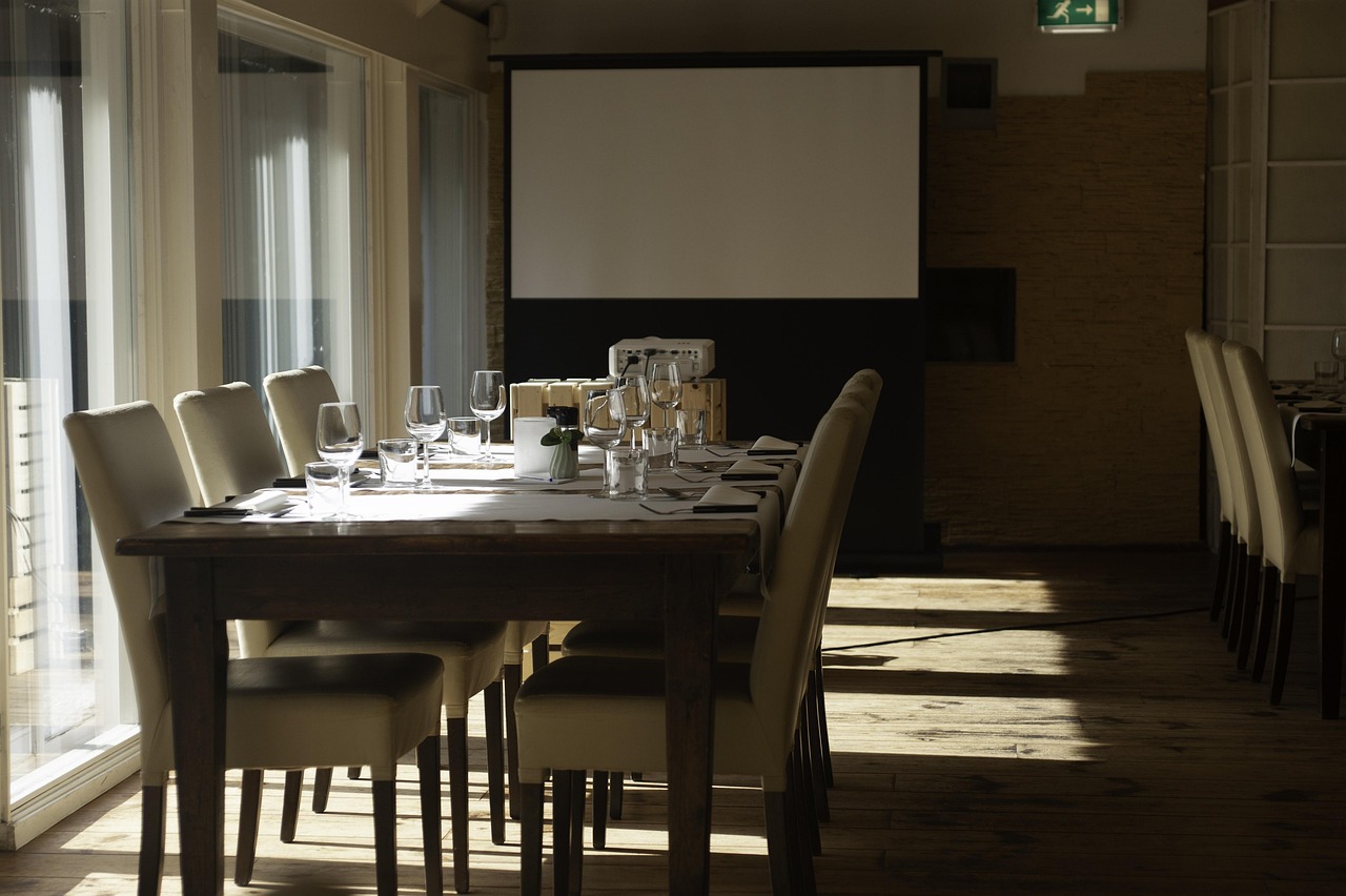 欧盟红万宝路：AOA团队竞技平台APP详情下载教程